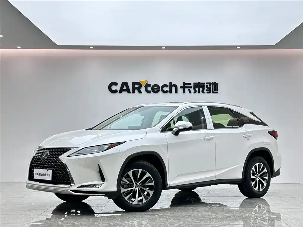 Lexus RX — фото 1