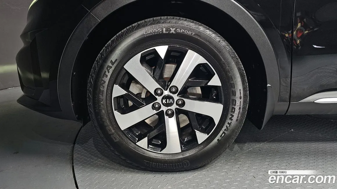 Kia Sorento — фото 5