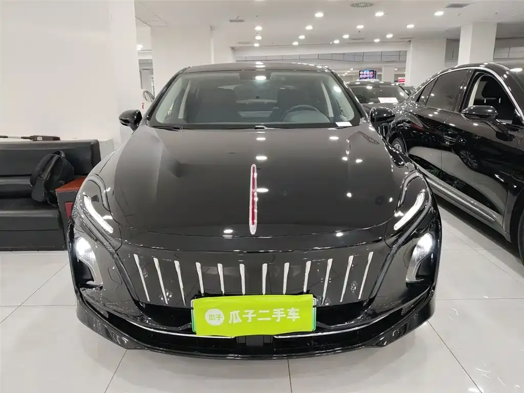 Hongqi E-QM5 2024 из CN, фото 2