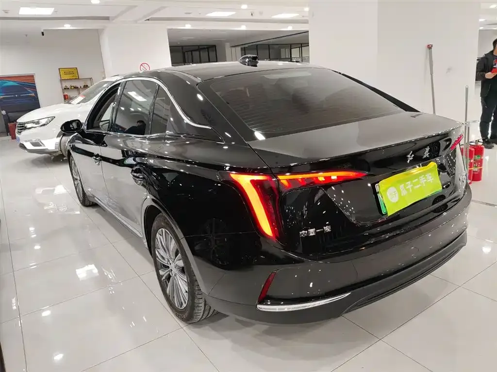 Hongqi E-QM5 2024 из CN, фото 8