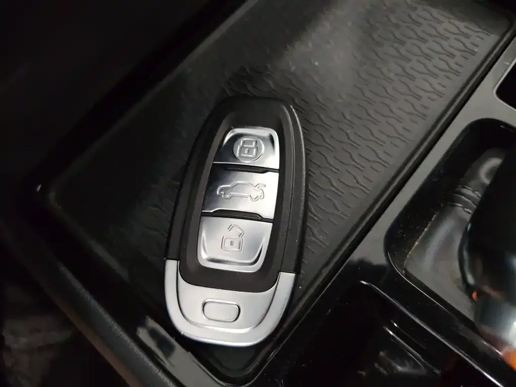 Hongqi E-QM5 2024 из CN, фото 4