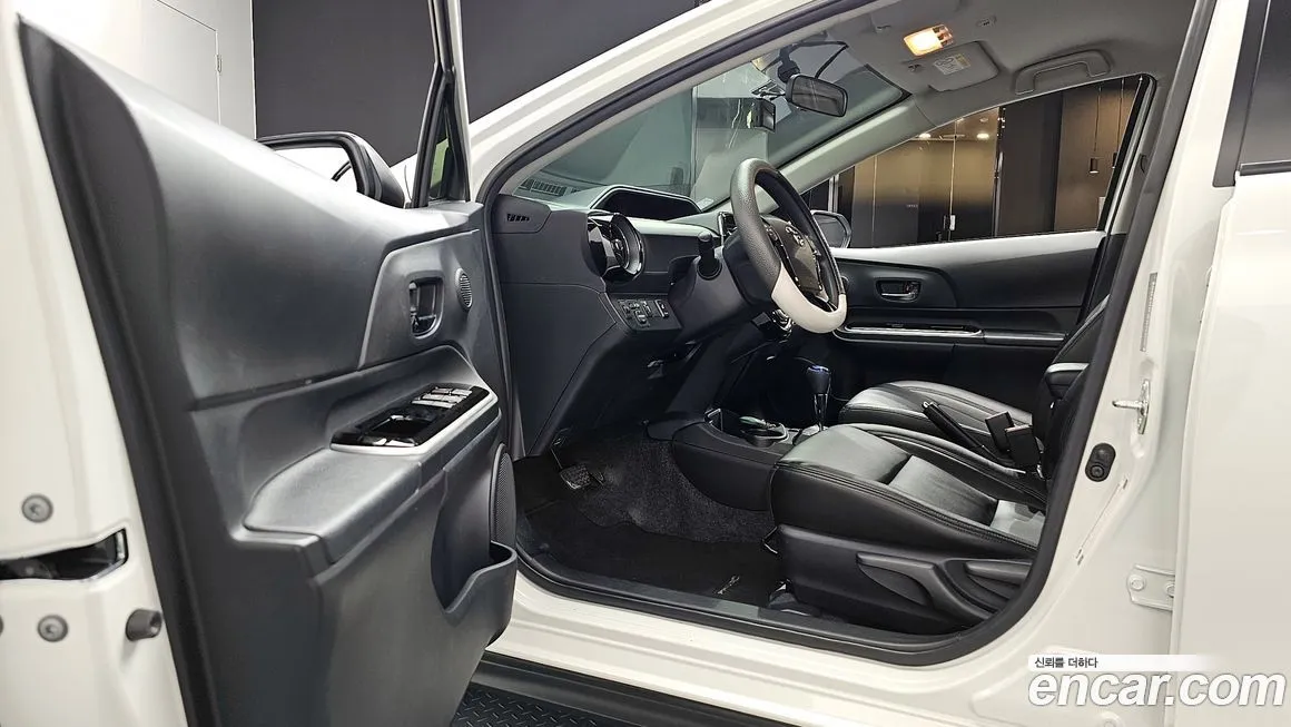 Toyota Prius 2021 из KR, фото 8