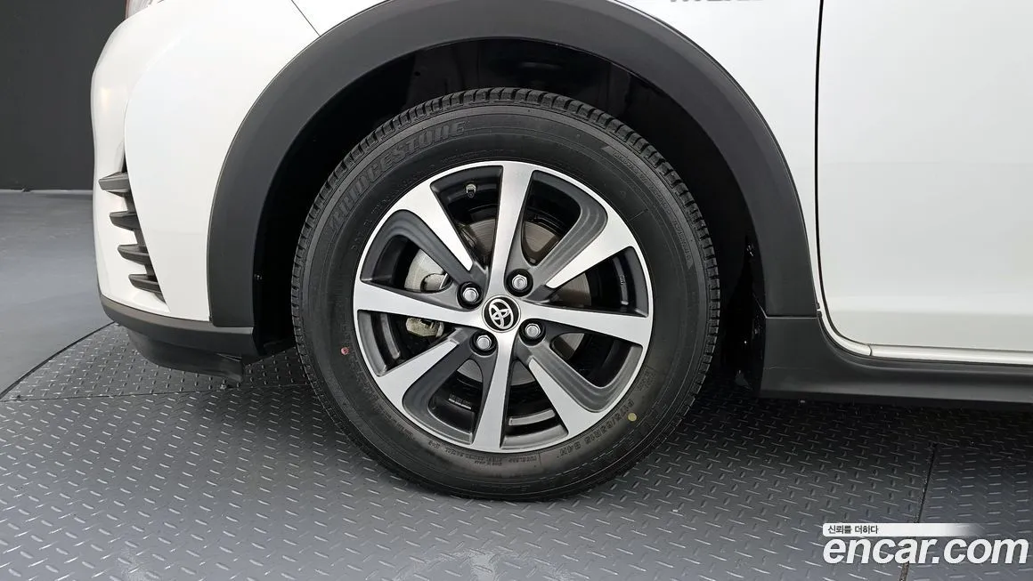 Toyota Prius 2021 из KR, фото 9