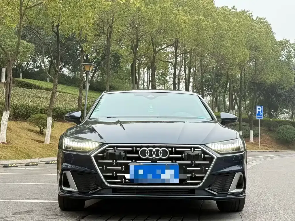 Audi A7L 2023 из CN, фото 9