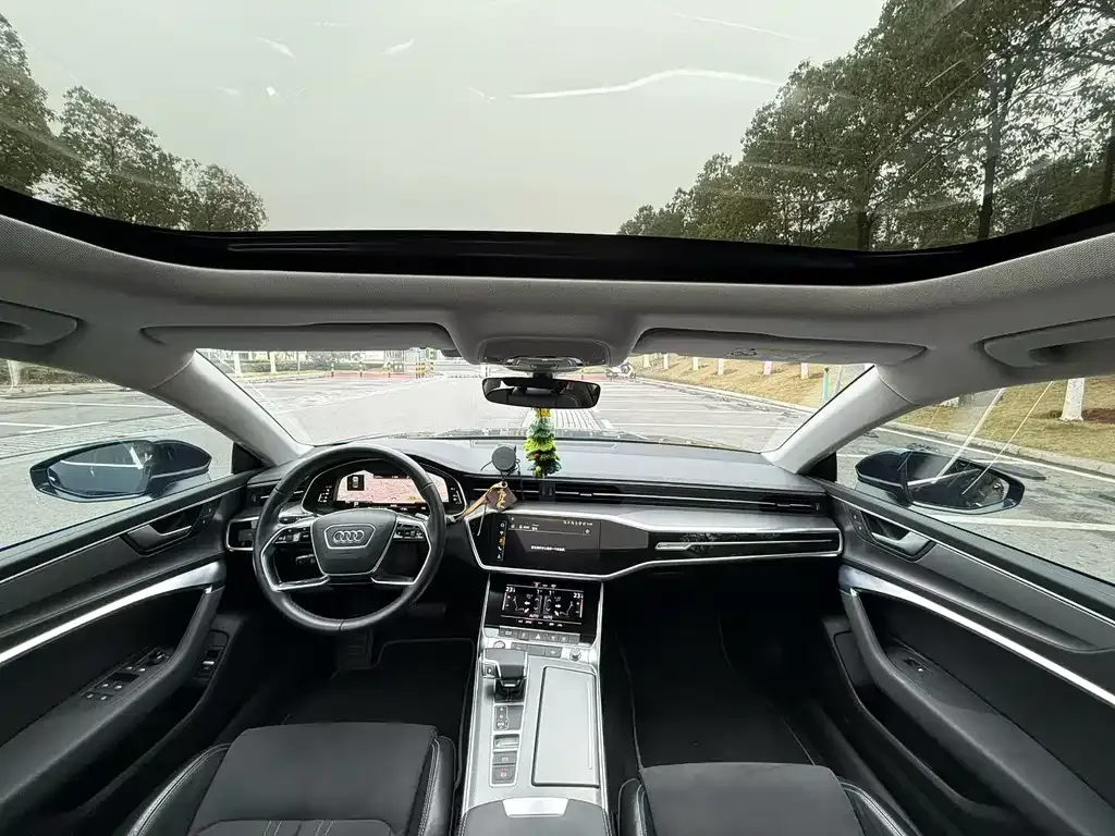 Audi A7L 2023 из CN, фото 3