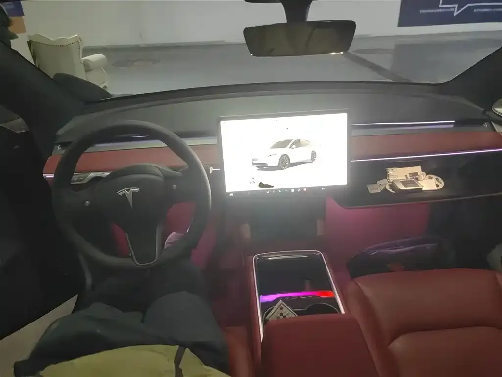 Tesla Model Y — фото 3