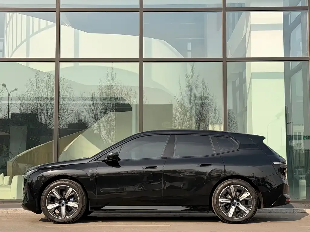 BMW iX M60 2024 из CN, фото 5