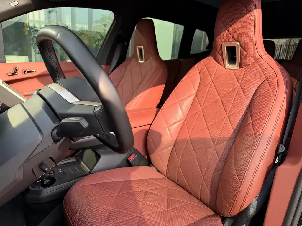 BMW iX M60 2024 из CN, фото 8