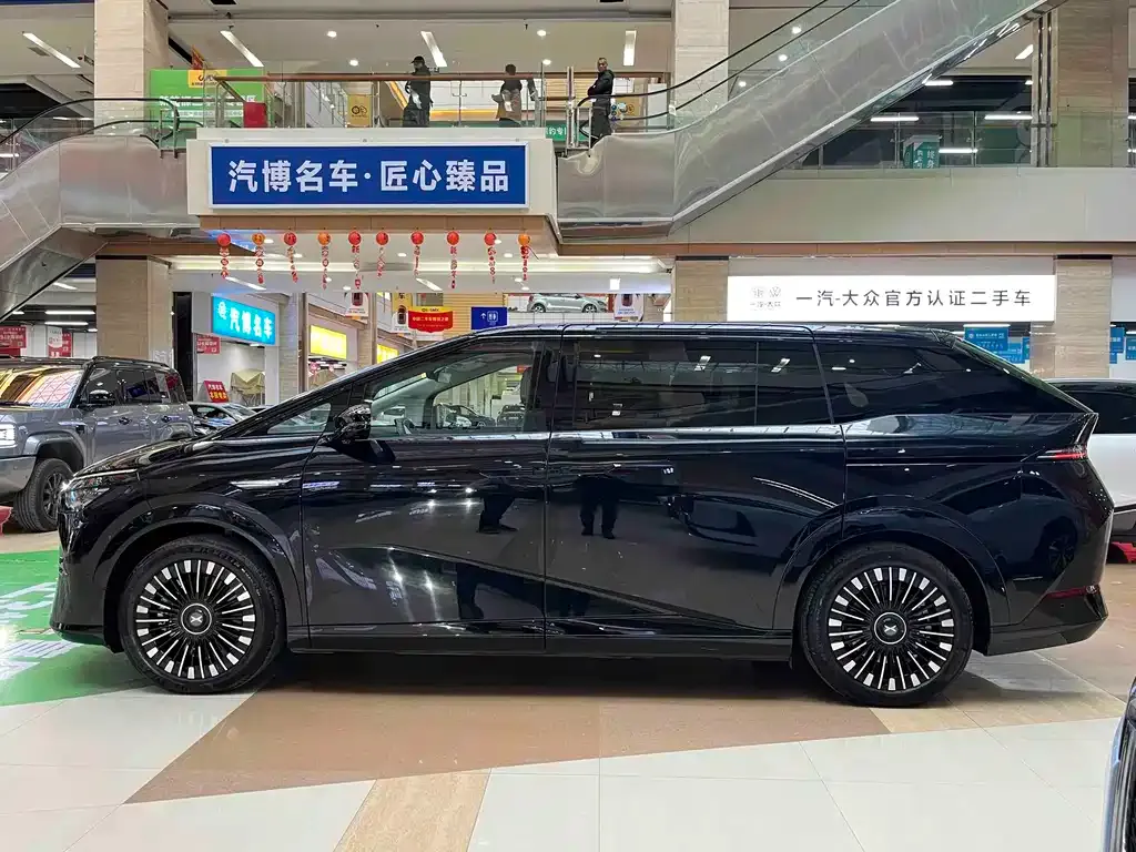 XPeng X9 2025 из CN, фото 3