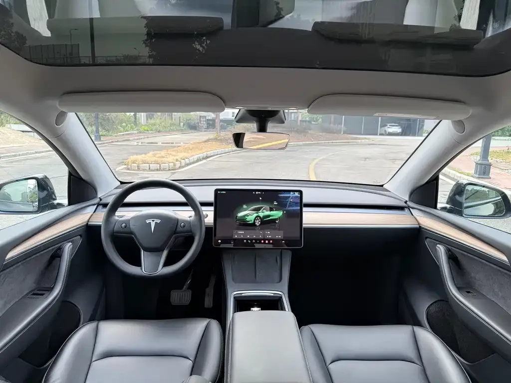Tesla Model Y 2023 из CN, фото 2