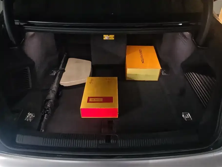 Audi A8 2022 из CN, фото 8