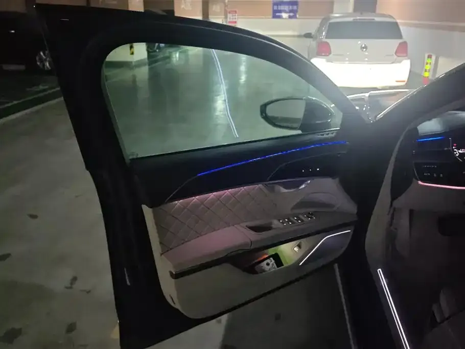 Audi A8 2022 из CN, фото 7
