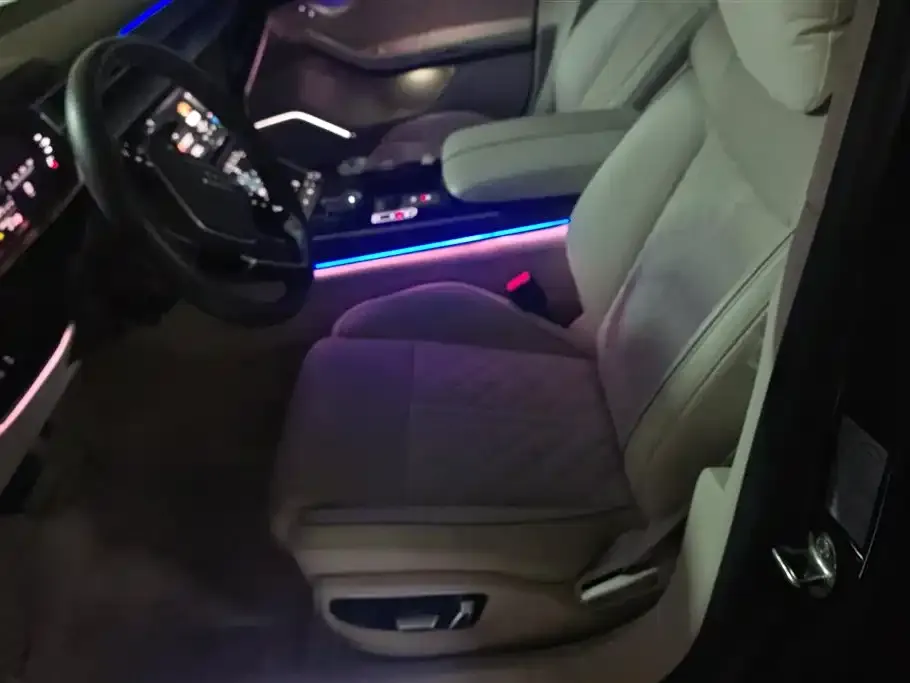 Audi A8 2022 из CN, фото 9
