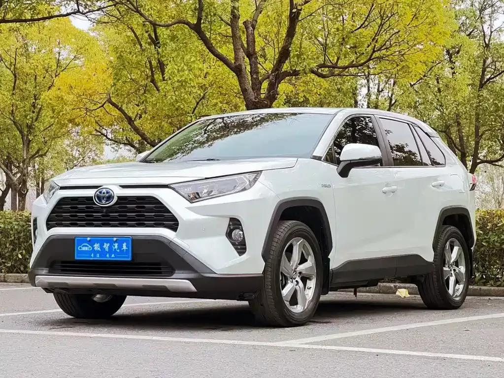 Toyota RAV4 2023 из CN, фото 1
