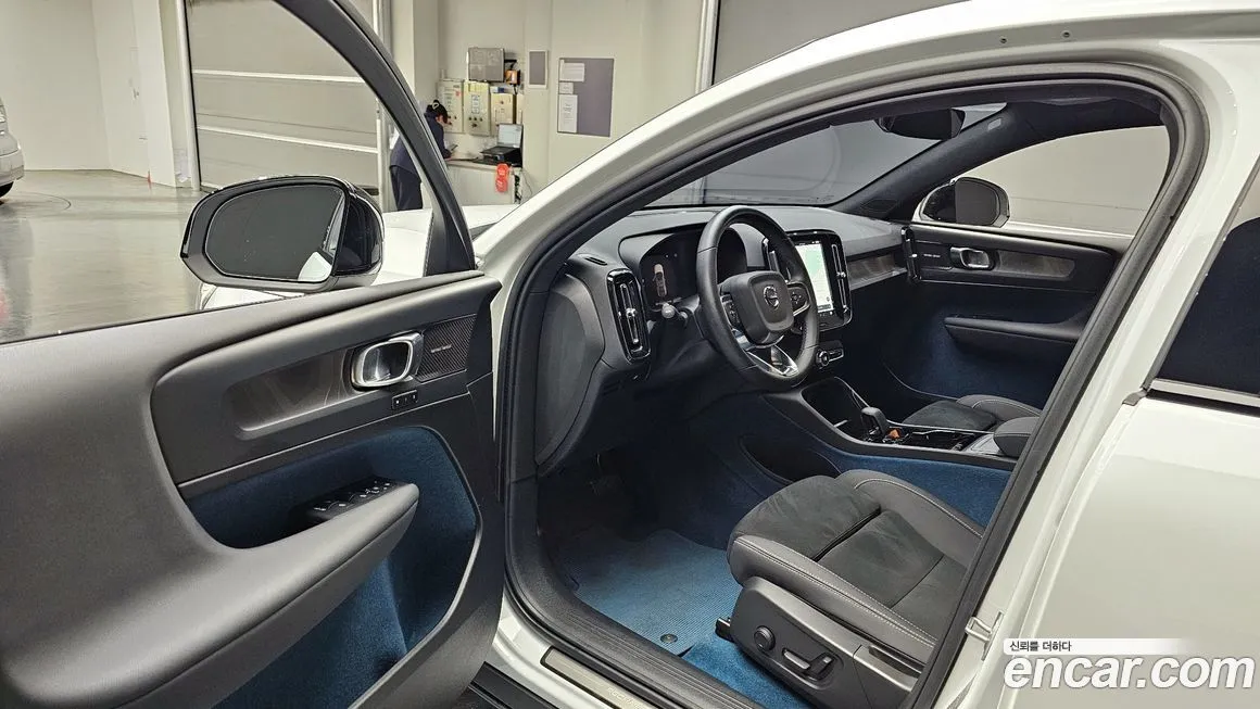 Volvo C40 2024 из KR, фото 10