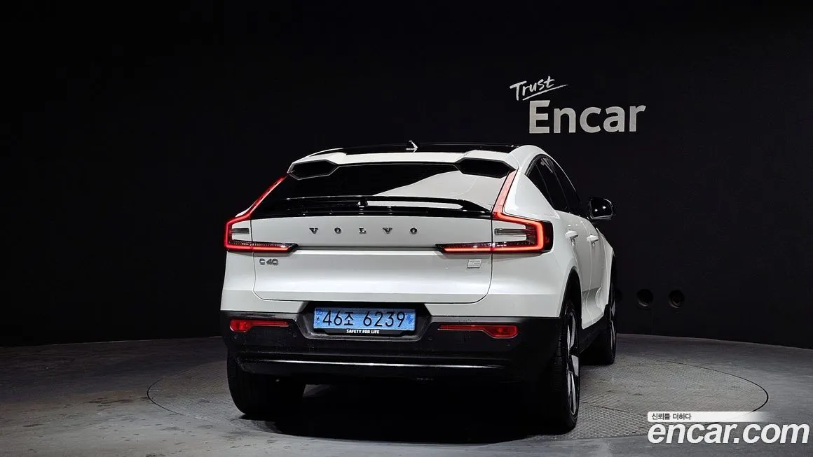 Volvo C40 2024 из KR, фото 8