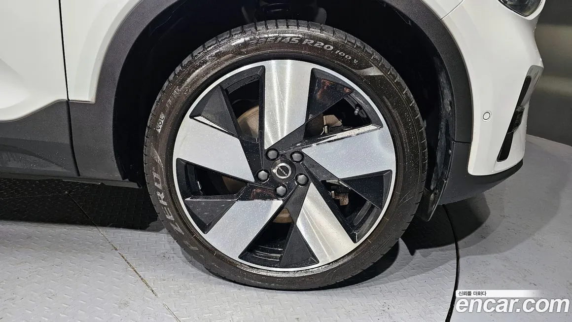 Volvo C40 2024 из KR, фото 5