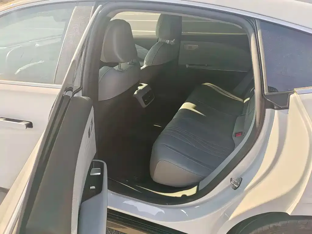 Geely Galaxy E8 2024 из CN, фото 2