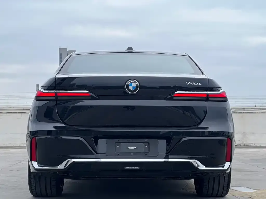 BMW 7 Series 2025 из CN, фото 3