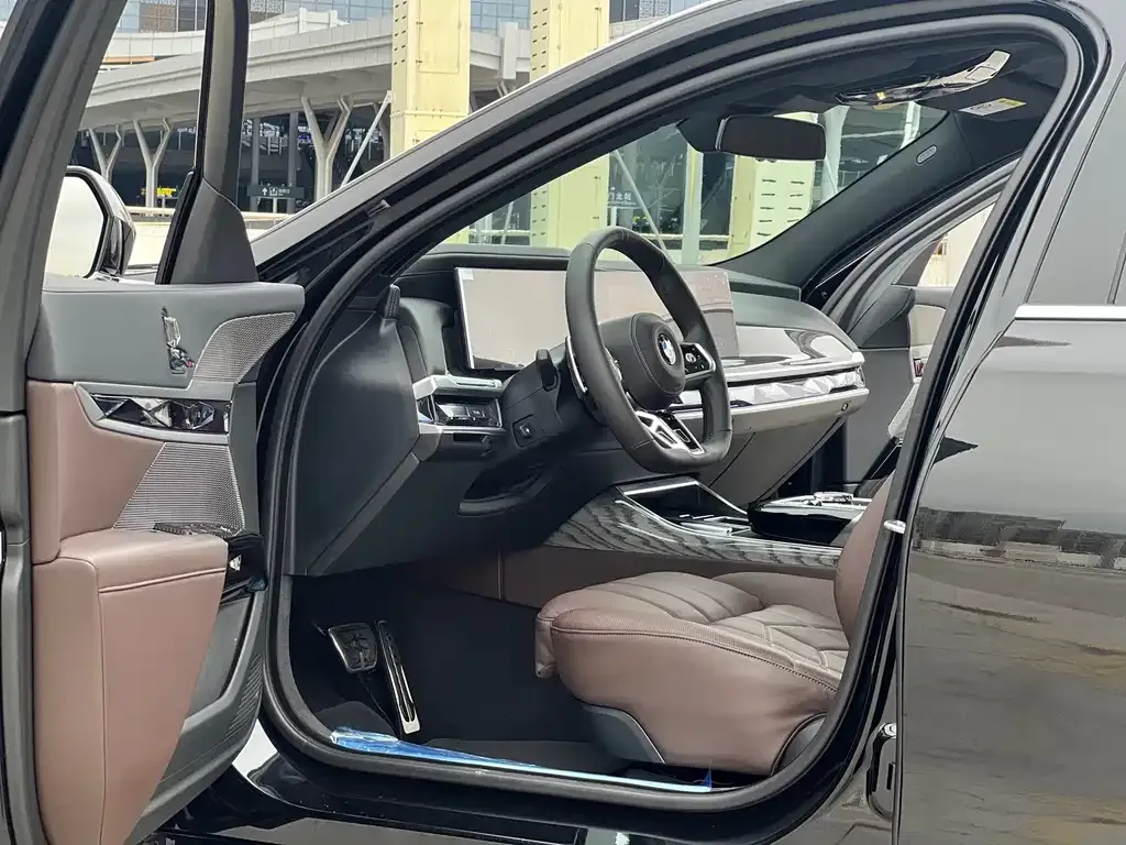 BMW 7 Series 2025 из CN, фото 4