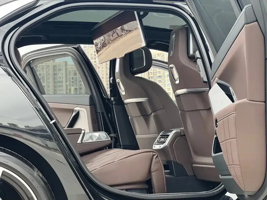 BMW 7 Series 2025 из CN, фото 5