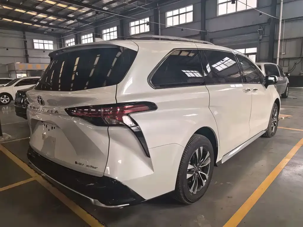 Toyota Granvia 2026 из CN, фото 4