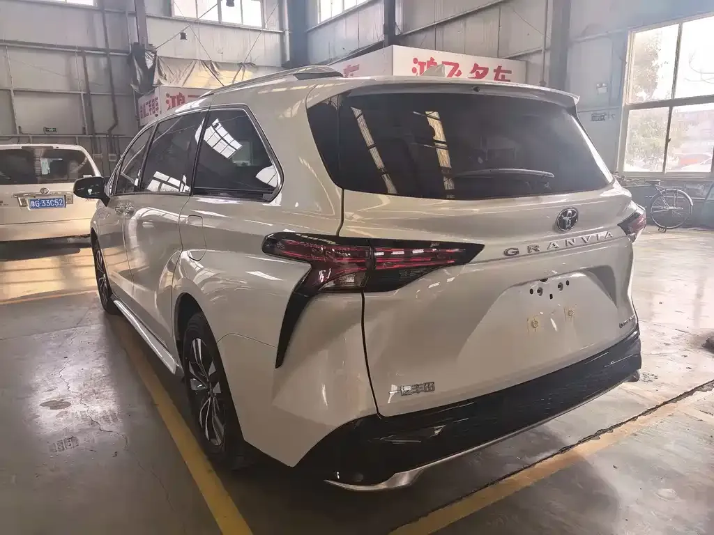 Toyota Granvia 2026 из CN, фото 7