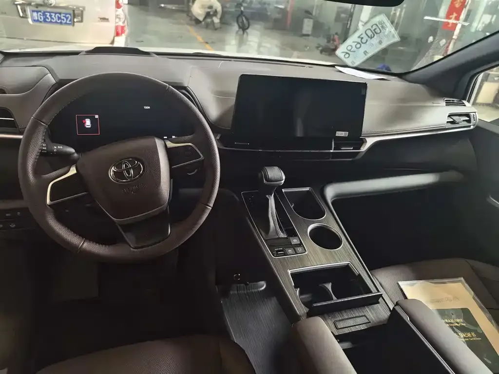 Toyota Granvia 2026 из CN, фото 6