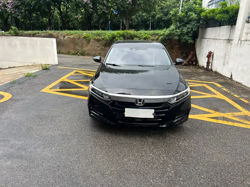 Honda Accord — фото 10