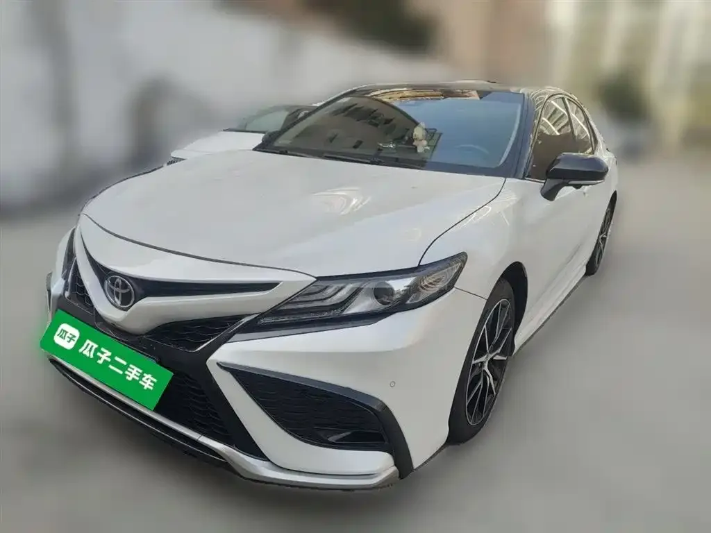 Toyota Camry — фото 6