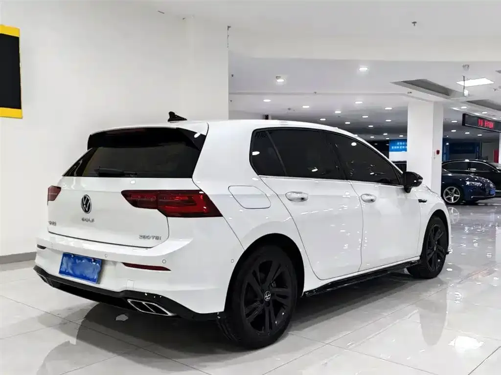 Volkswagen Golf 2022 из CN, фото 10
