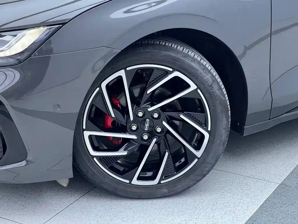 Lincoln Z 2023 из CN, фото 9