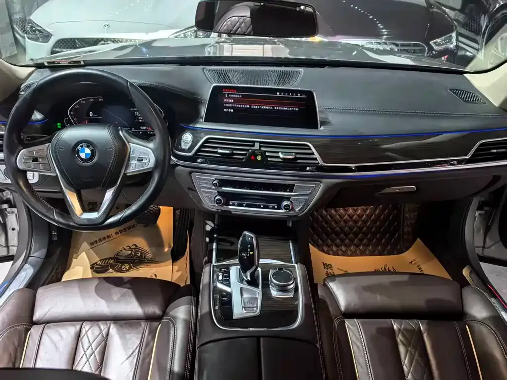 BMW 7 Series 2022 из CN, фото 9