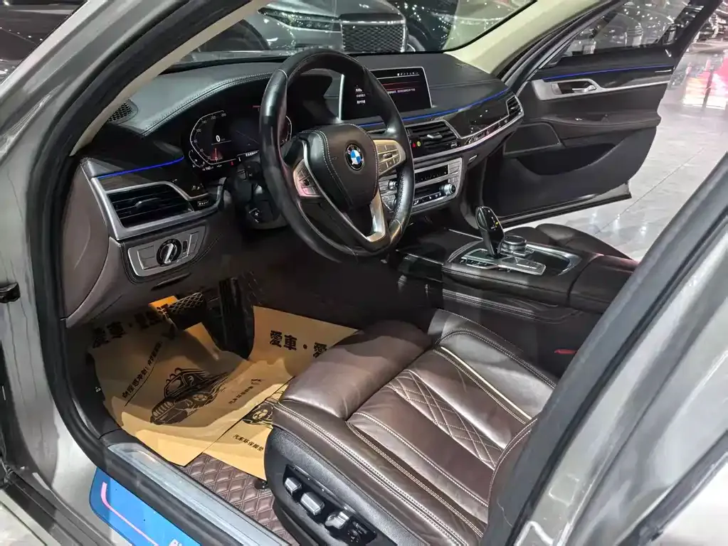 BMW 7 Series 2022 из CN, фото 7