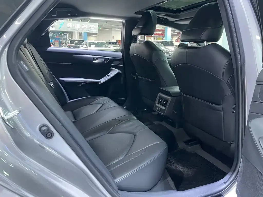 Toyota Avalon 2022 из CN, фото 4