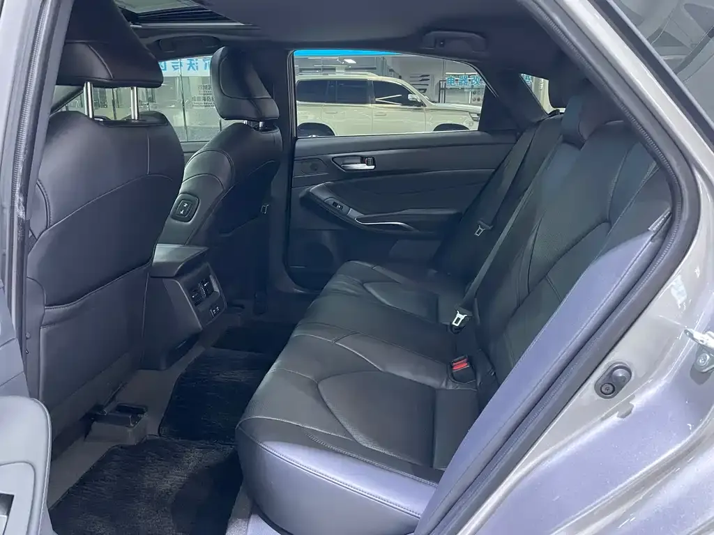 Toyota Avalon 2022 из CN, фото 3