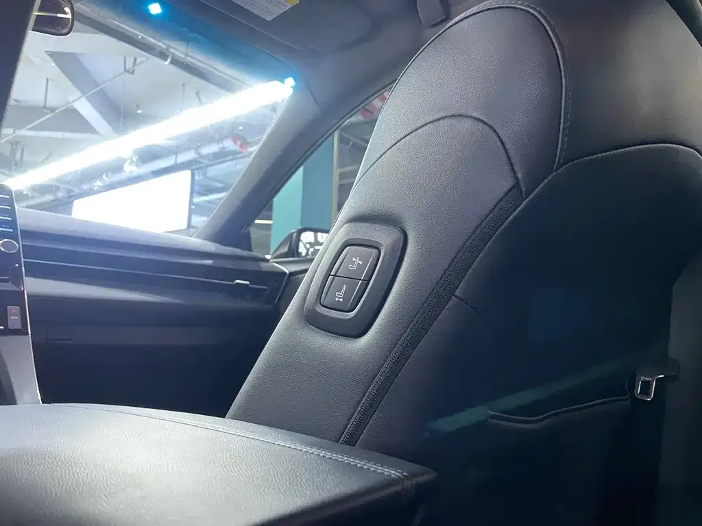 Toyota Avalon 2022 из CN, фото 8