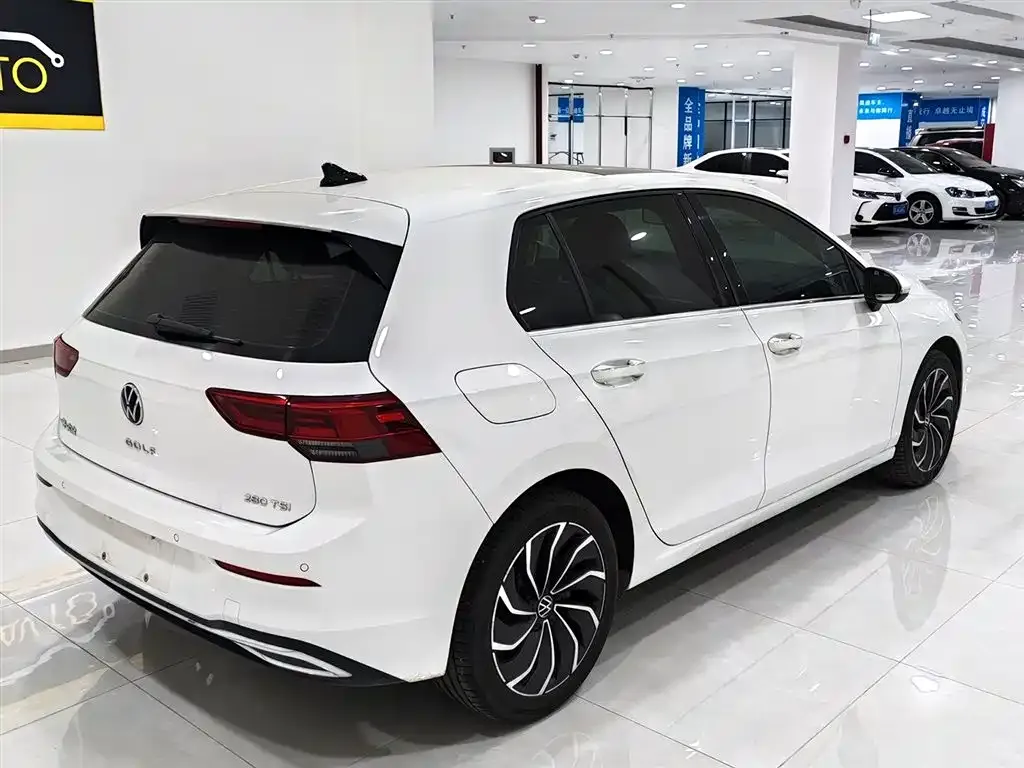 Volkswagen Golf 2022 из CN, фото 9