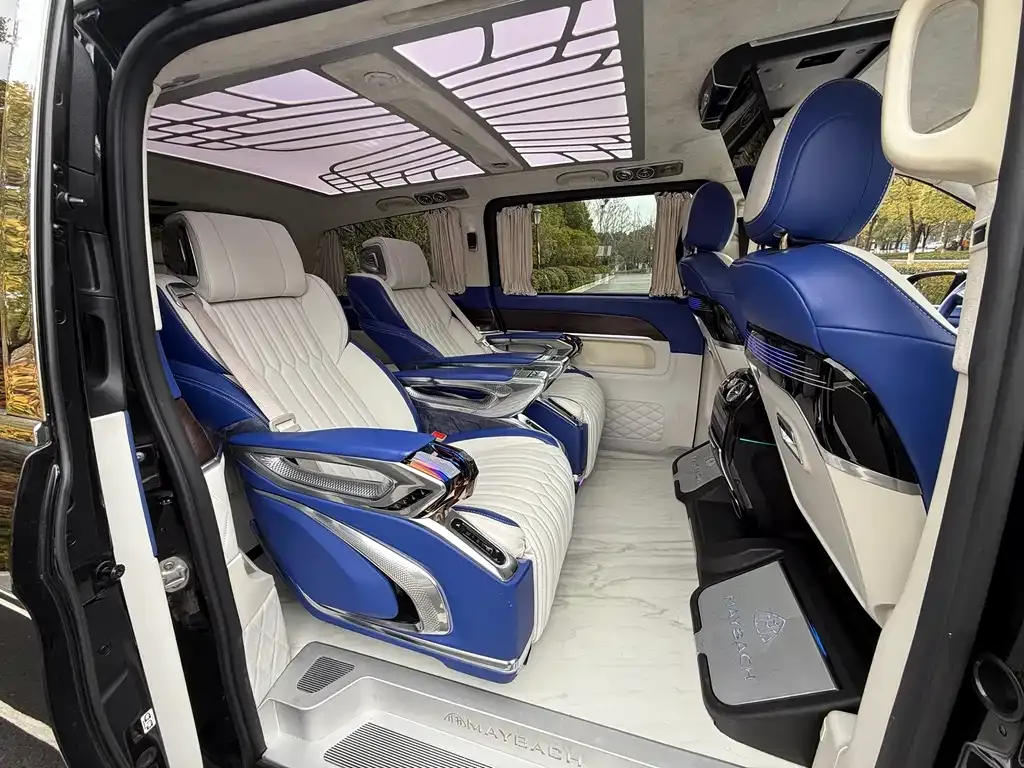 Mercedes-Benz V-Class 2023 из CN, фото 7