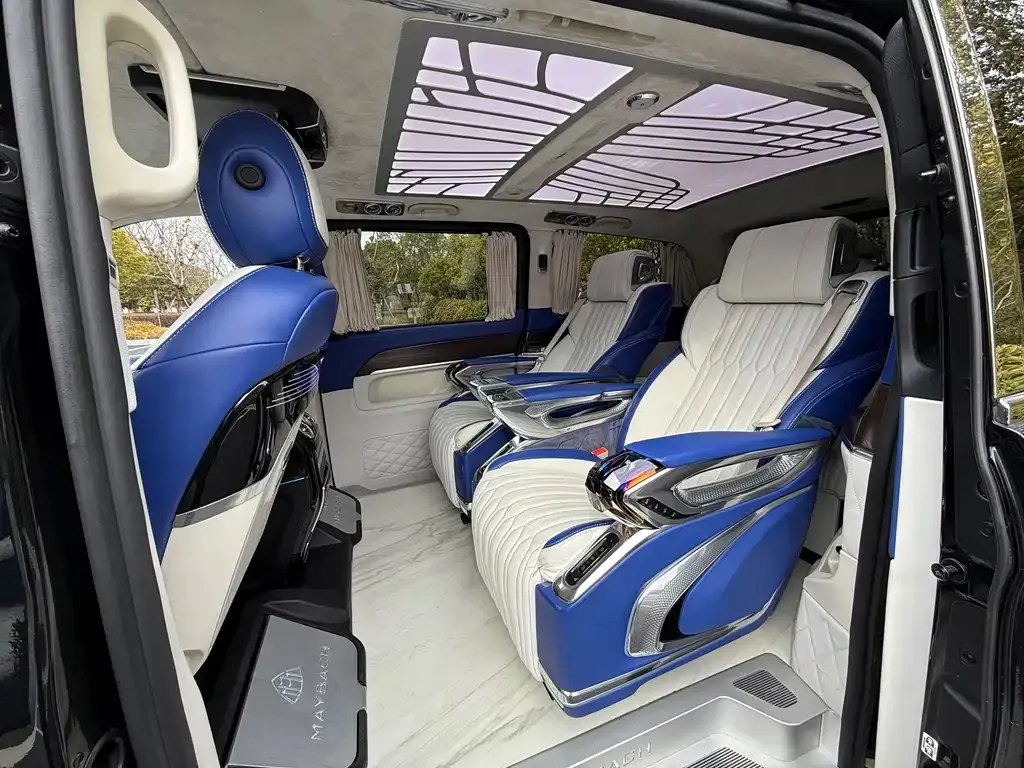 Mercedes-Benz V-Class 2023 из CN, фото 3