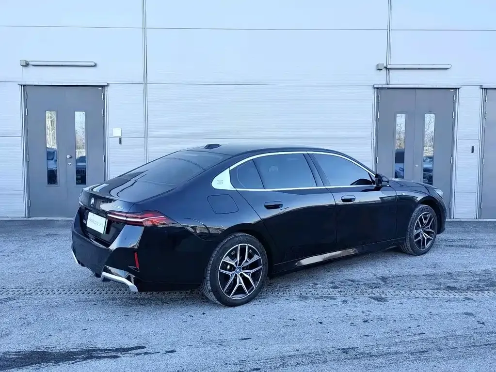 BMW i5 2025 из CN, фото 8