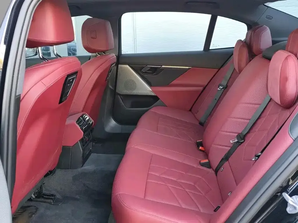 BMW i5 2025 из CN, фото 7