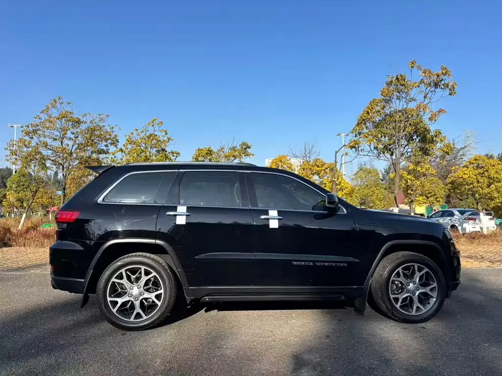 Jeep Grand Cherokee (Import) 2022 из CN, фото 3