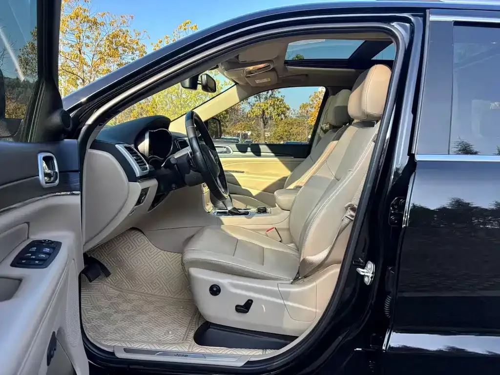 Jeep Grand Cherokee (Import) 2022 из CN, фото 6