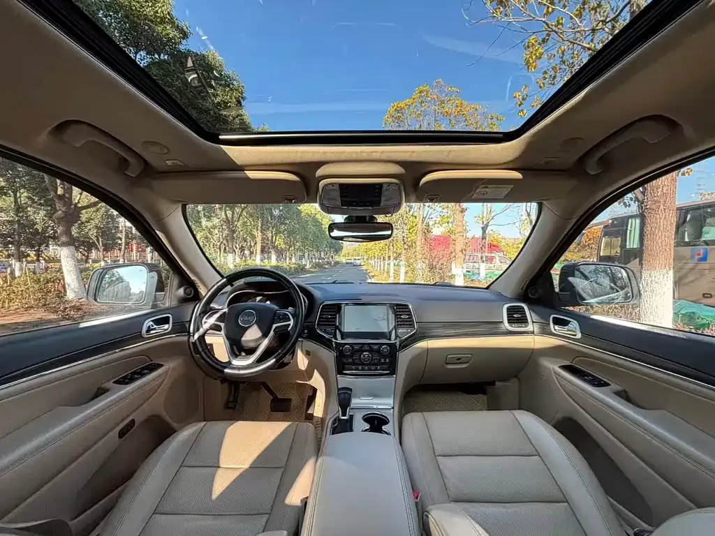Jeep Grand Cherokee (Import) 2022 из CN, фото 5