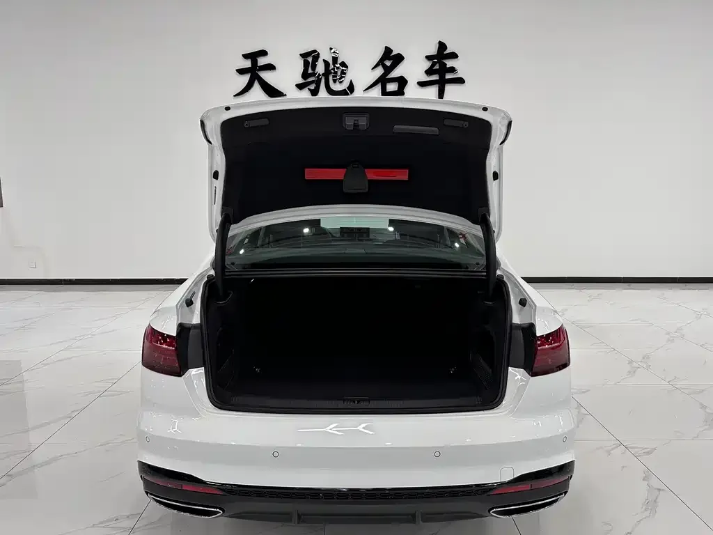 Audi A4L 2023 из CN, фото 5