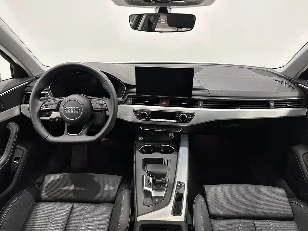 Audi A4L 2023 из CN, фото 9