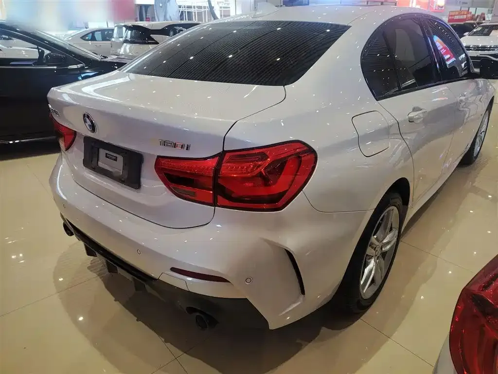 BMW 1 Series 2022 из CN, фото 10
