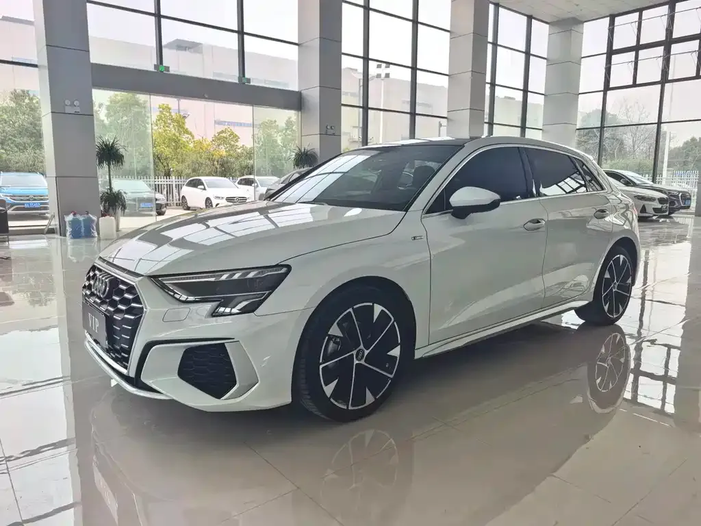 Audi A3 2022 из CN, фото 1