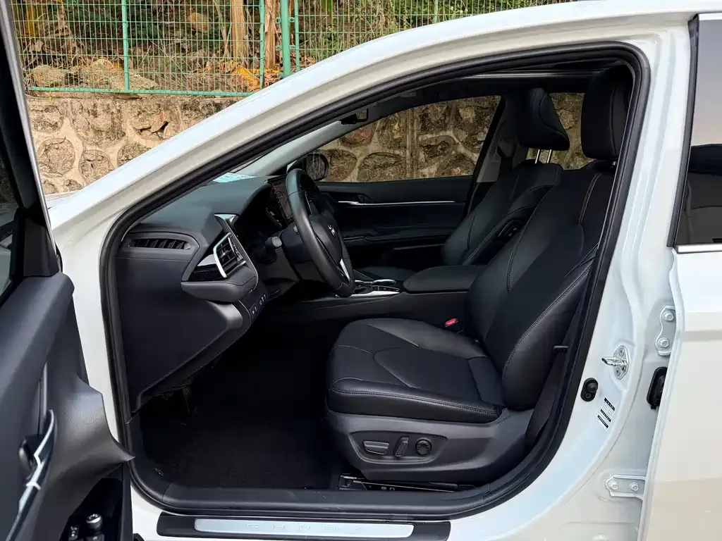 Toyota Camry 2021 из CN, фото 5